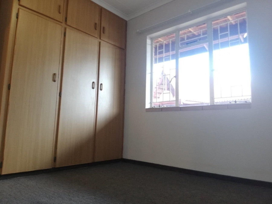2 Bedroom Property for Sale in Kannoniers Park North West